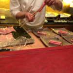 にくの匠 三芳 - 素早い動き。