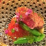 にくの匠 三芳 - ホワイトアスパラとフルーツトマトミスジの冷菜。