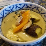 タイの食卓 パクチータイ - グリーンカレー