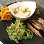 Okinawa Barufaimiru - 前菜（チャンプルー、人参シリシリ、ごま豆腐など）