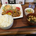 山本鉄筋の社員食堂 - 日替わり定食(人気No.1の生姜焼き定食)