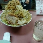 ラーメン荘 おもしろい方へ - にんにく抜き 野菜ましまし  750円  2016/5