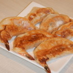 野村 - プリプリのエビが入ったエビ餃子とジューシー餃子のハーフ＆ハーフ