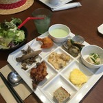 ローザンベリー多和田 バイキングレストラン - 洋風茶碗蒸し、サラダ、わけぎとアサリのガーリック炒め、プルプル白胡麻豆腐、塩麹からあげ等