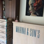 MAHINA & SUN'S - 入口