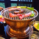 れんが屋 - 特上カルビ　焼いてます