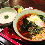 ・ つばさ膳（芋そうめんとだし旨とろろご飯のセット。食後のデザートに金時芋アイス付き）