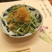 梅の花 銀座並木通店 - ランチセットの豆腐サラダ＼(^o^)／ さつまいもを揚げたトッピングがパリパリでおいぴぃー♪