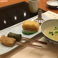 梅の花 銀座並木通店 - ランチの生麩田楽、湯葉揚げ(レモン)と冷たい冬瓜の海老そぼろあんかけ＼(^o^)／