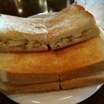 ホワイトラベル - 今夜の玉子サンドはミンチ入り〜♪