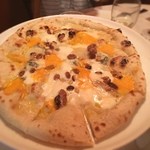 カトリカ - チーズと卵のピッツァ
