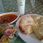 イエティの家 - Ｄセット(海老カレーとチーズナン)