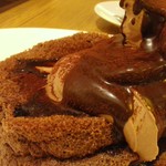 パティスリー アンド カフェ デリーモ - チョコソースがどろり