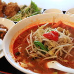 台湾香飄飄 - 刀削麺とミニ麻婆丼セット