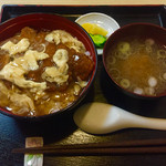 お多福 - カツ丼、750円。