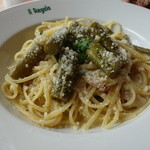 季節の限定パスタ（山ウドパスタ　\1500位）