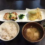 Shunsai Shuka Isshin - 白身魚とナスのネギ味噌チーズ焼き・天婦羅・雑穀米・味噌汁