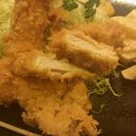 ロースカツは小なので、厚みがイマイチ（；^ω^）