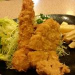 海老フライ(大)とロースカツ(小)