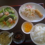 台湾料理 四季紅 - エビ野菜ランチ 650円
