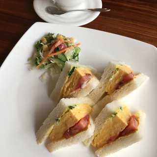 Cafe & Kitchen Rabbits_0