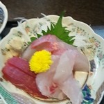 秀寿司 - 刺身→マグロにカンパチに真鯛