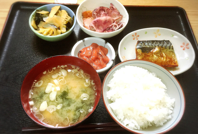 キッチンごはんや &ndash; 水沢の家庭的食堂で味わう地元定食