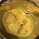 スパイス料理ナッラマナム - スリランカ風パイナップルのココナッツ煮込み