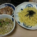 Asakusa Ramen Yoroiya - 浅草名代 らーめん 与ろゐ屋
                        ざるらーめん ちゃーしゅう付