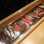 丸萬寿司 - ネタケース　