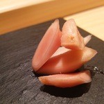 丸萬寿司 - ガリ