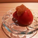 丸萬寿司 - 甘味　フルーツトマト 新玉葱のシャーベット添え