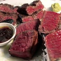 トラットリア グランボッカ - 和牛のグリル
                赤身肉がエエなぁ〜。