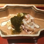 鈴なり - 毛ガニのほぐし身と新もずく もずくは今が旬だそうです