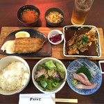 PAPA'S - 和洋旬味ランチ　税込1080円
豚ロース野菜味噌のソテーといわしのフライ