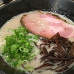 博多ラーメン 池めん 牧之原本店 - とんこつらーめん