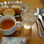 ル クール ピュー   - （2016/4月）ランチのスープとパン