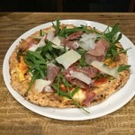 PIZZA SALVATORE CUOMO & GRILL - プロシュート＆ルーコラ