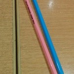 ザ ビーフハウス 牛's - ガチャガチャを引くと運が良ければ「えんぴつ」が出ます。