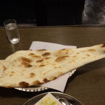 タージインドカレー - ナン