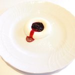 La Brianza - パスタランチ 1100円 のパンナコッタ ベリーソース添え