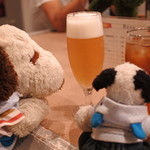 bistro D - 今日はおなじみ『ビストロD』さんでお食事～
      阿倍野でボキらが一押しのイタリアンのお店です。
      
      まずはビールとウーロン茶でかんぱ～い♪