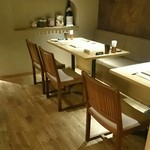 ひないや - テーブル席、個室もあります