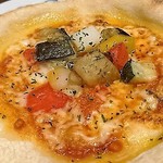 Kamakura Pasuta - ピザはレトルトで即製の感じ（泣）これで４００円相当もするのか！高いなあ～
