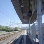 うどん 一福 - うどん一福の最寄り駅は端岡駅で、ここ端岡駅は平成の名水百選「楠井の泉」の最寄り駅でもあることから、うどんの味に期待をして駅ホームを歩いていきます。