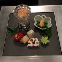 日本料理 中津川 - 枝豆のカステラ 鮎の押し寿司 など