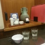 城北飯店 - 卓上の調味料