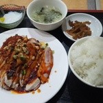 聚香園 - よだれ鶏セット 680円