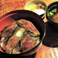 赤坂 津つ井 総本店 - 名物ミニビフテキ丼