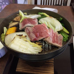 サンセットハウス - マグロのミディアムレア